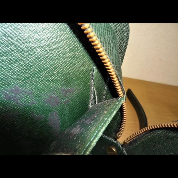 🍾25% OFF🍾 AUTH Louis Vuitton Taiga Green Orsay - Picture 8 of 8